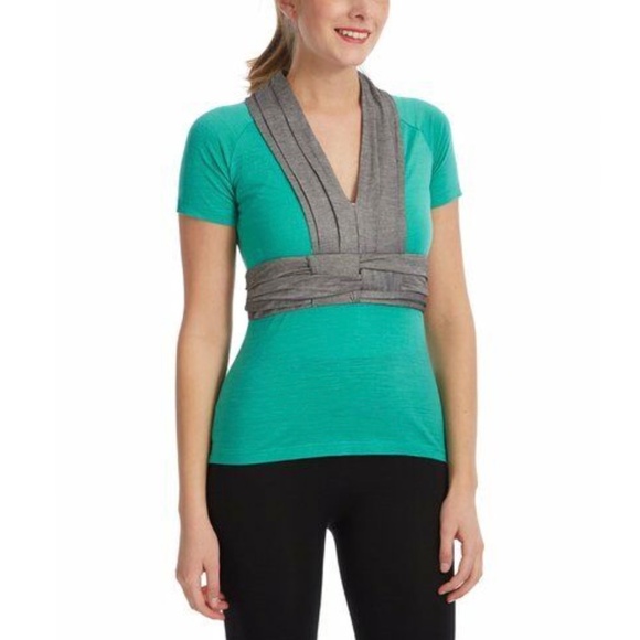 Moxie Cycling Aqua Pleat Sz S Tank Top NWT Built-in Bra Green Gray Bikeriding - Picture 1 of 10